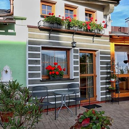 Apartments Emma Cervena Voda Exterior photo